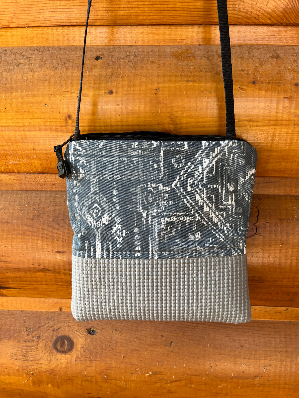 Stella Gray Cross Body- Gray geometric print fabric