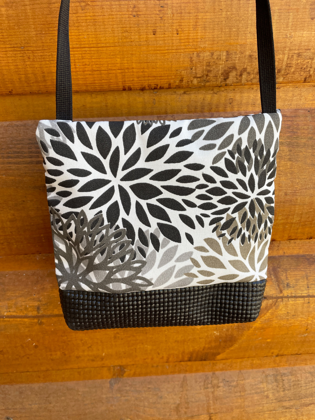 OlovesM Black Cross Body Purse 